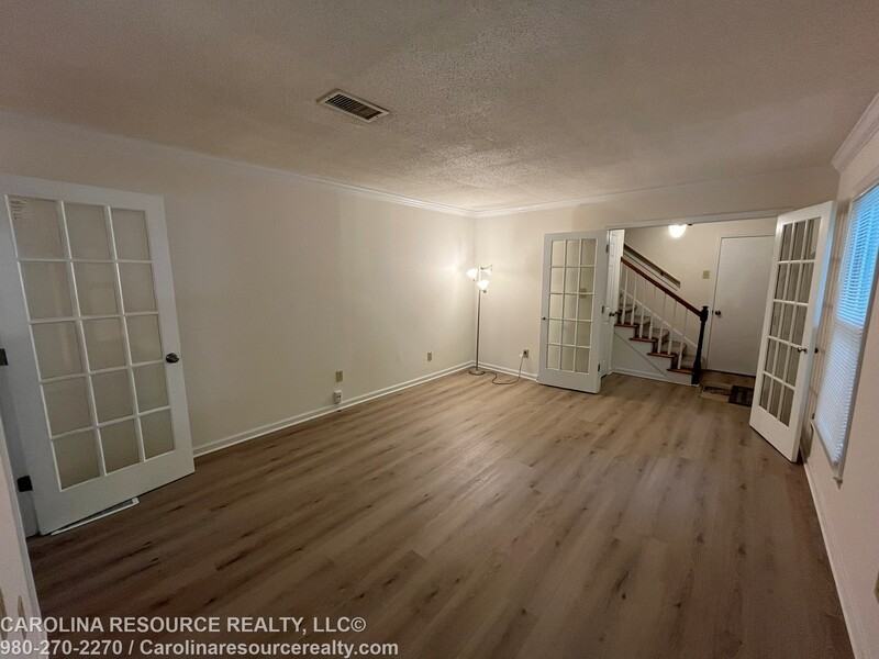 4535 Dawnwood Dr - Photo 3 of 23