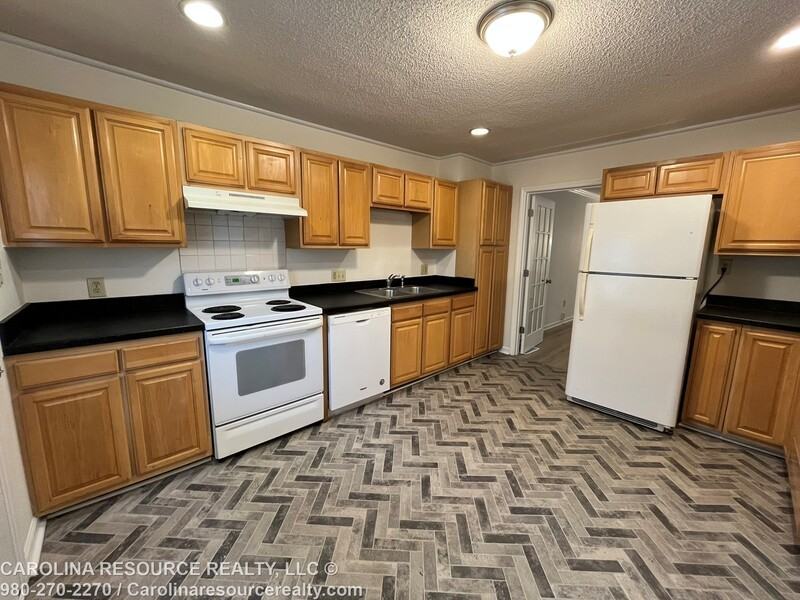 4535 Dawnwood Dr - Photo 7 of 23