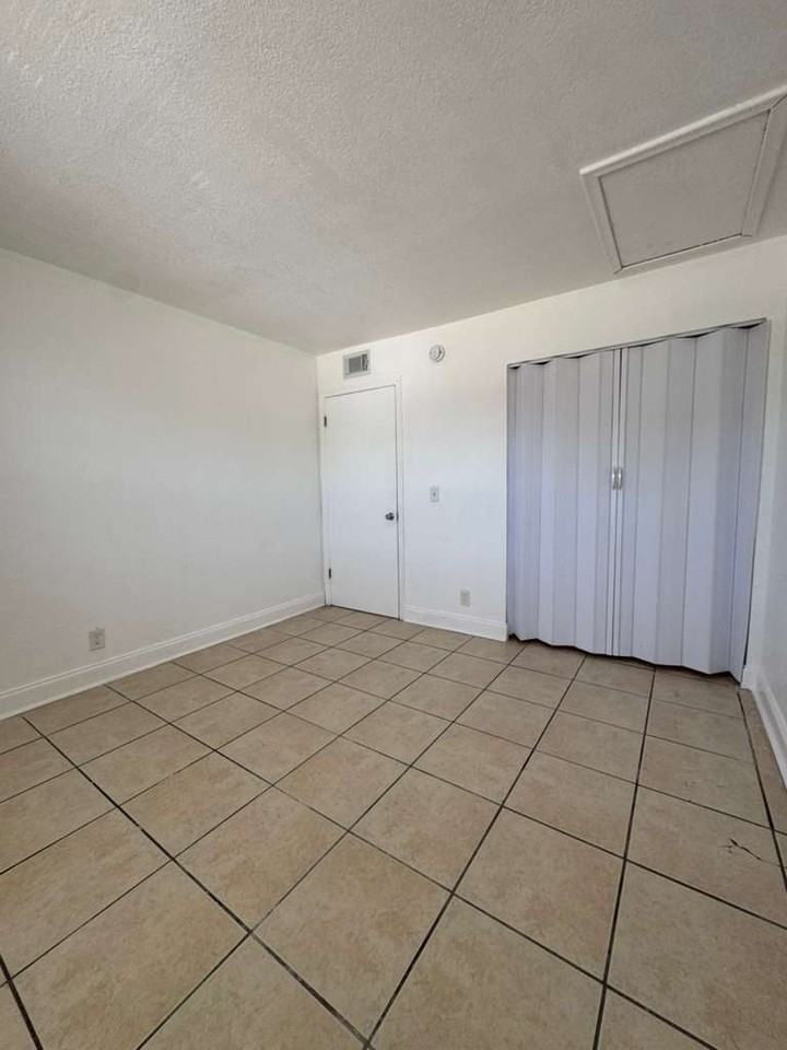 3375 Avenue J - Photo 6 of 10