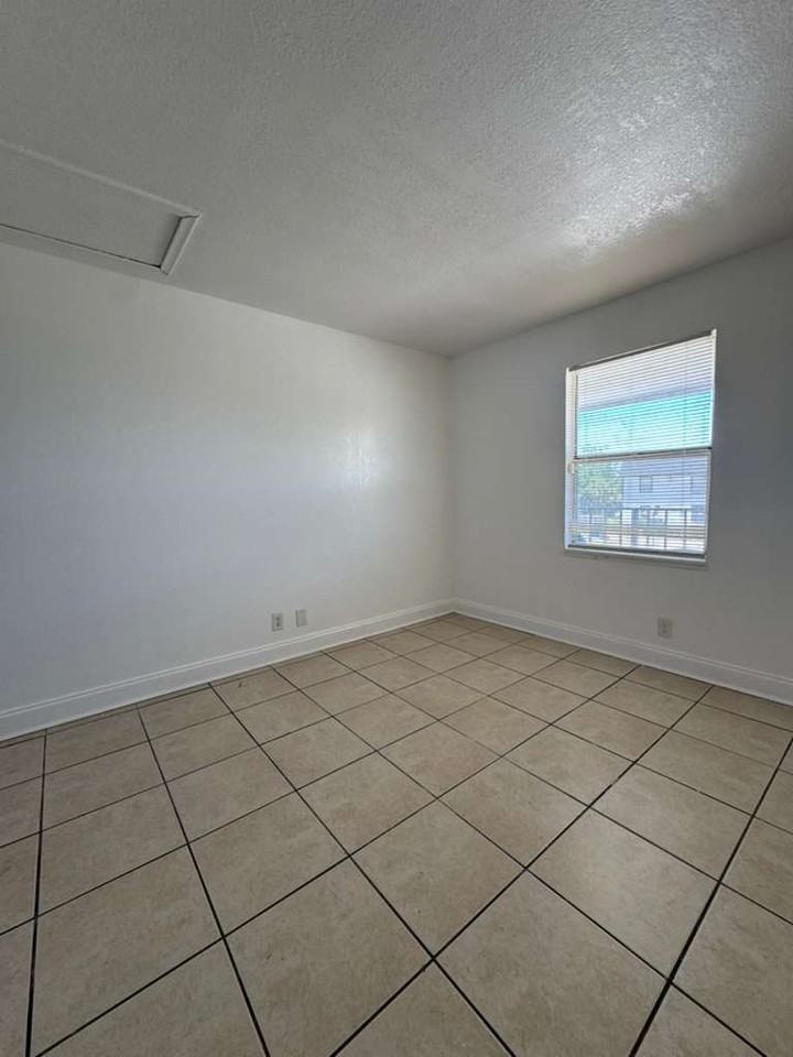 3375 Avenue J - Photo 7 of 10