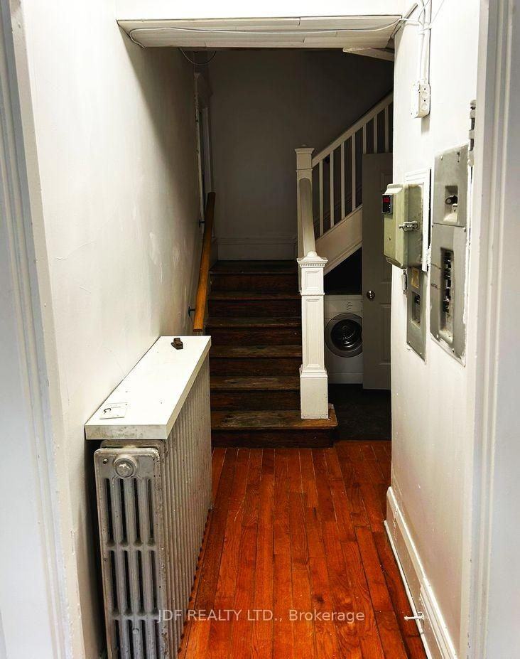 383 Lansdowne Avenue #Main - Photo 3 of 28