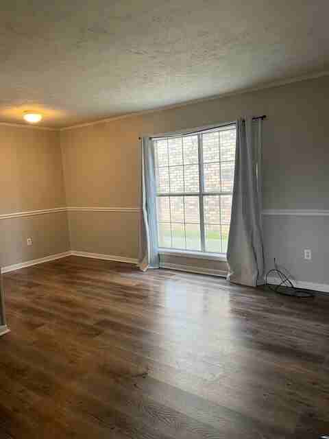 Springs Manor Apartments - Photo 3 of 10