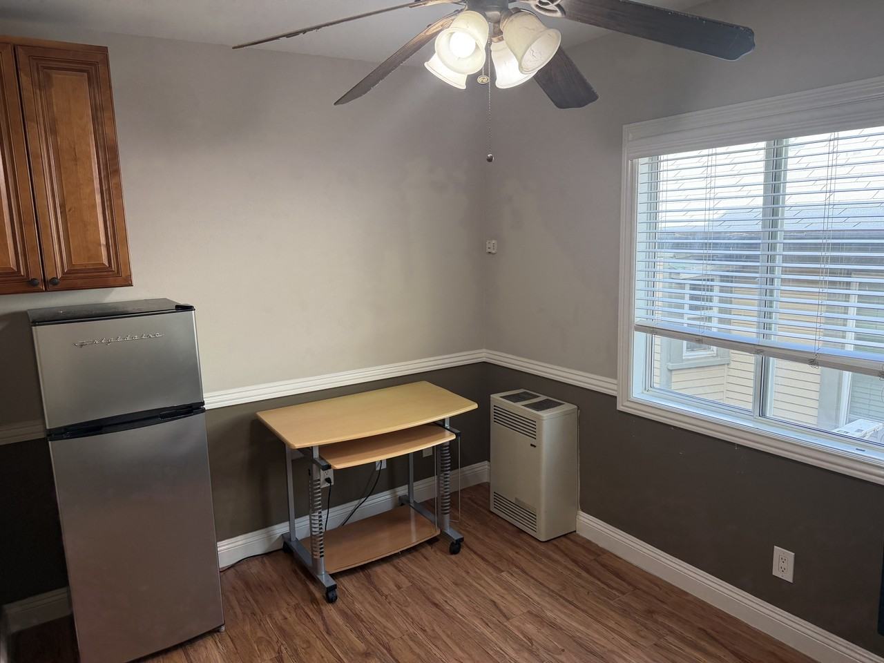 165 Chestnut St - Photo 3 of 31
