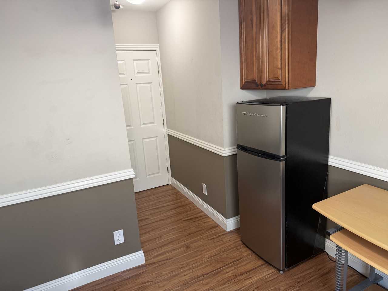 165 Chestnut St - Photo 4 of 31