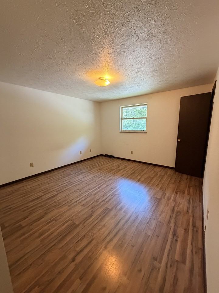 900 5th Street - Photo 5 of 16