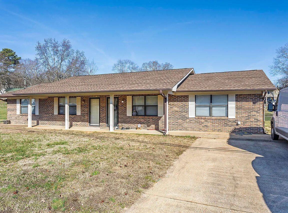 2417 Rodney Drive - Photo 4 of 8