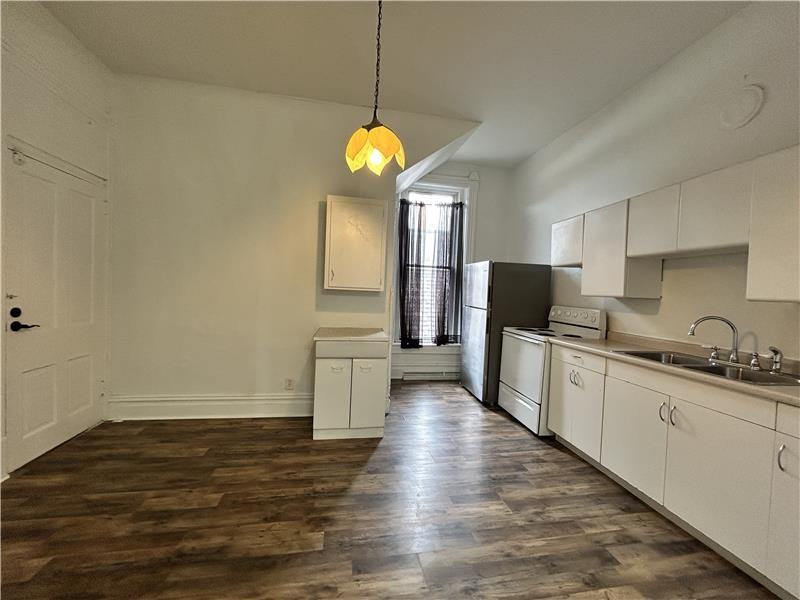 212 1/2 Main St - Photo 5 of 10
