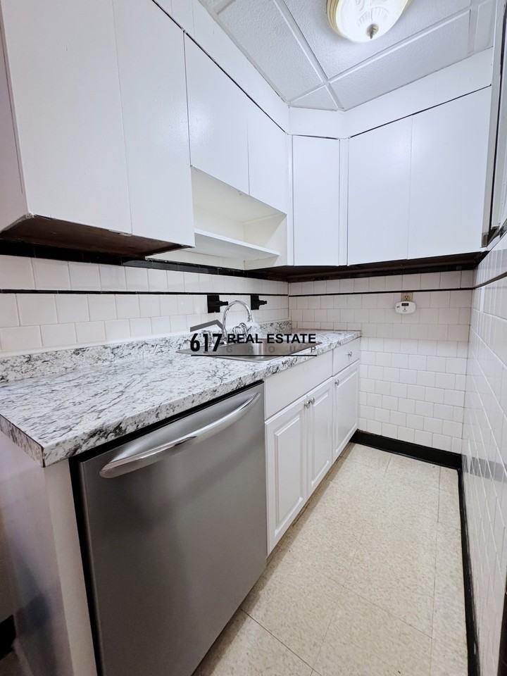 235 E Eagle St #3 - Photo 3 of 19