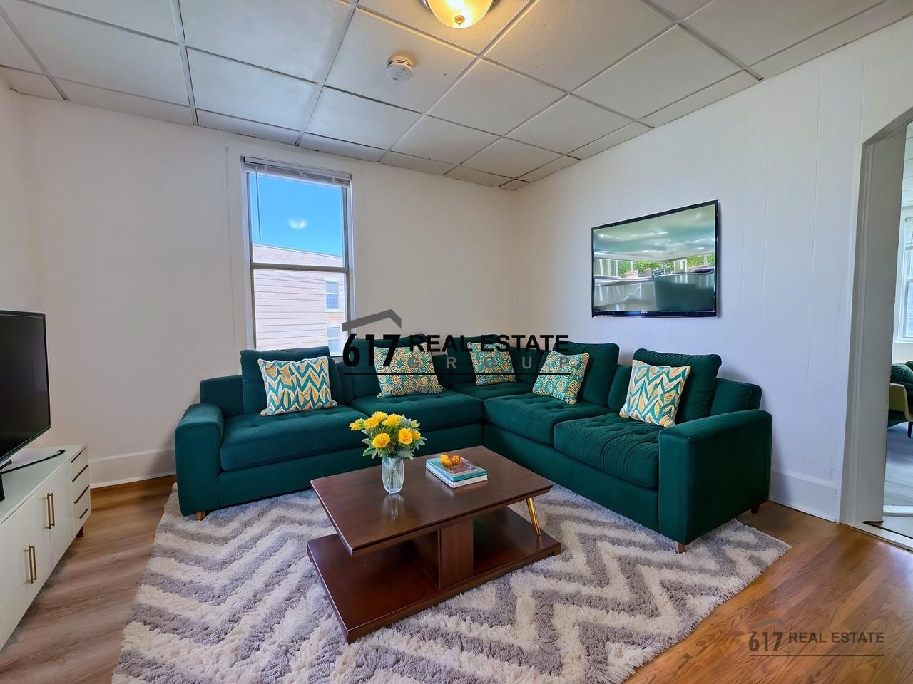 235 E Eagle St #3 - Photo 4 of 19