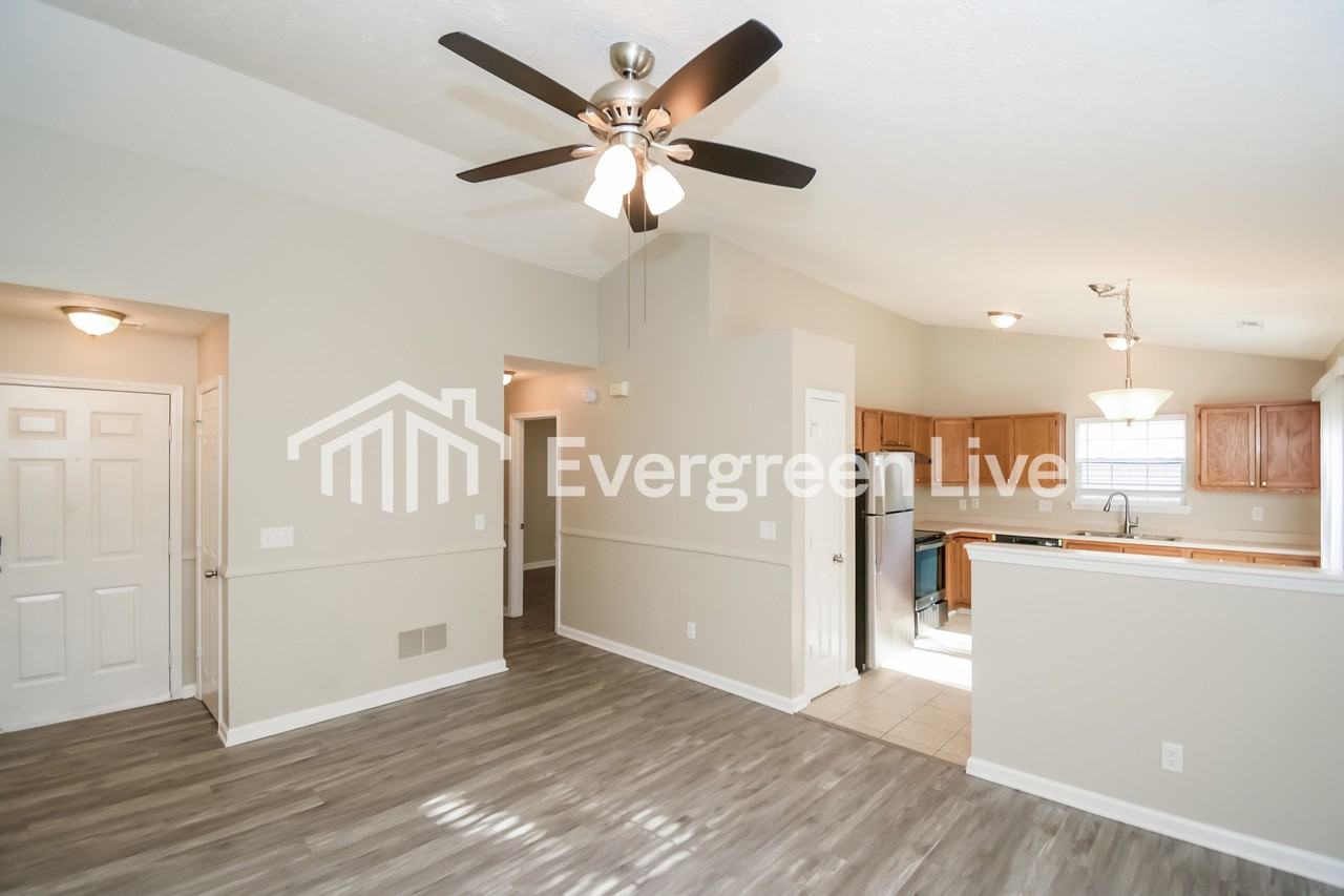 3716 Lacebark Dr - Photo 2 of 15