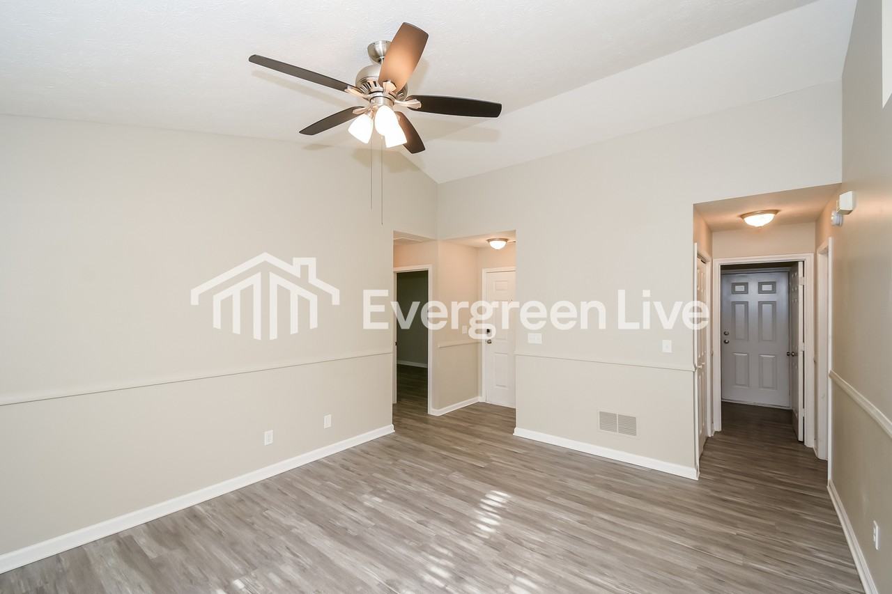 3716 Lacebark Dr - Photo 3 of 15