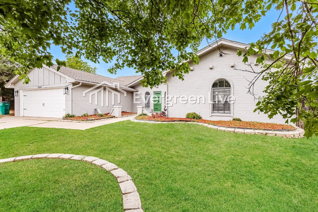 7301 Skylark Ln - Photo 4 of 21