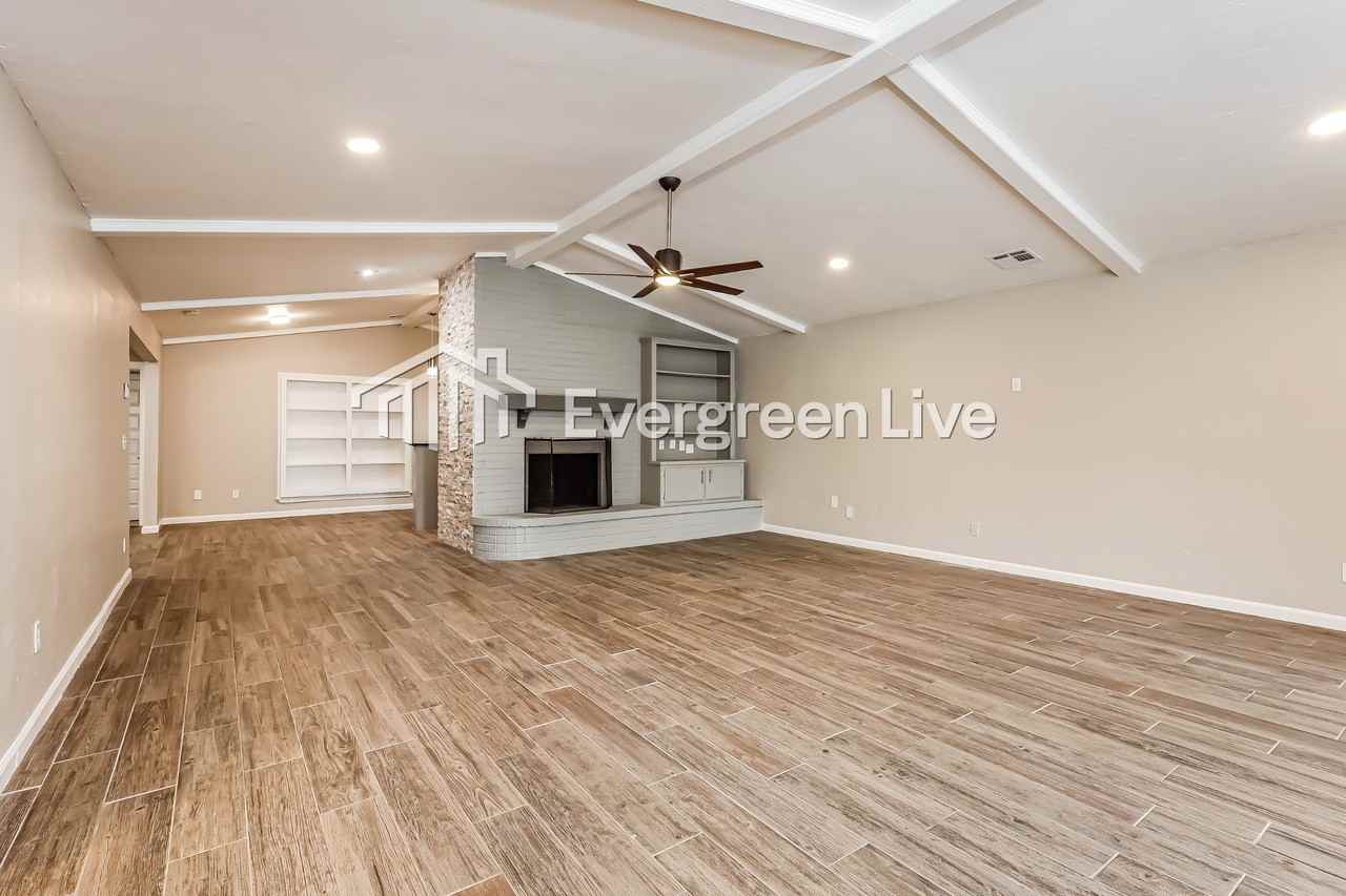 7301 Skylark Ln - Photo 5 of 21