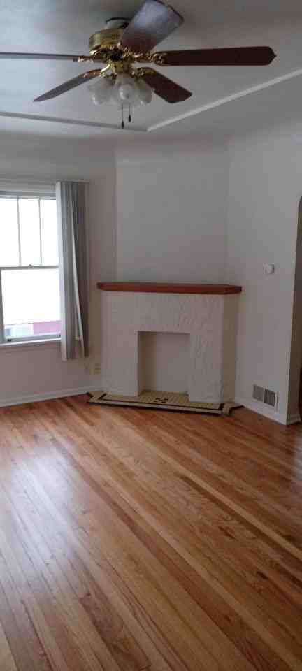 635 Cook Ave - Photo 3 of 9