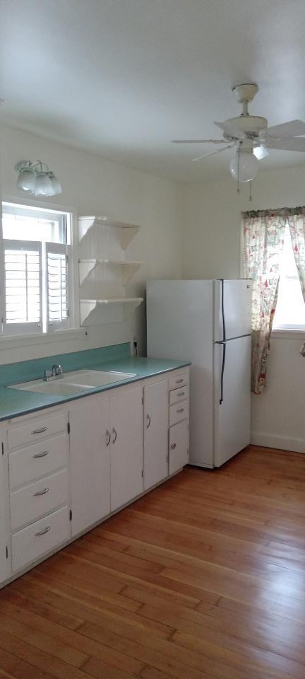 635 Cook Ave - Photo 5 of 9