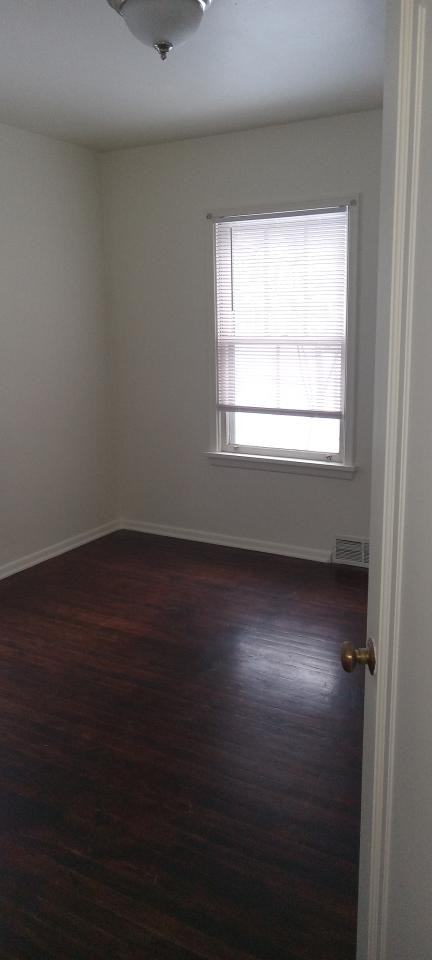 635 Cook Ave - Photo 6 of 9