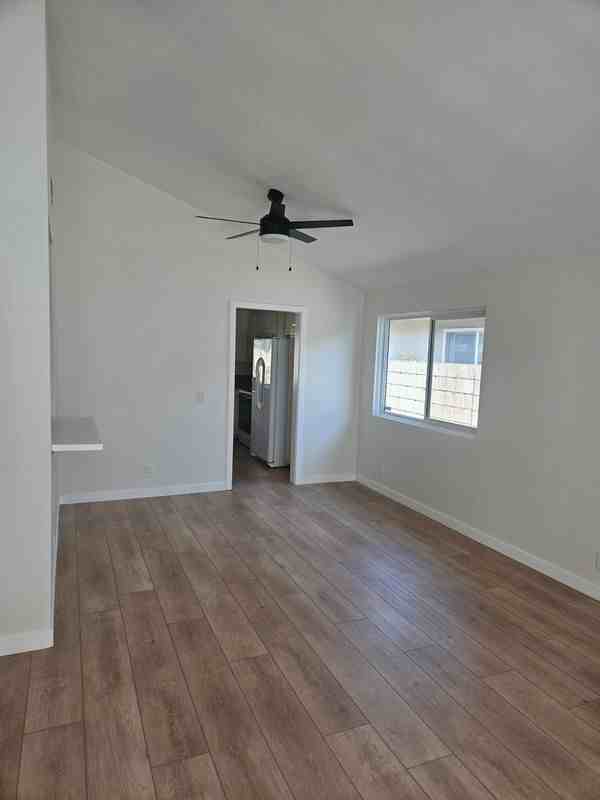 6801 Glen Dr - Photo 4 of 9