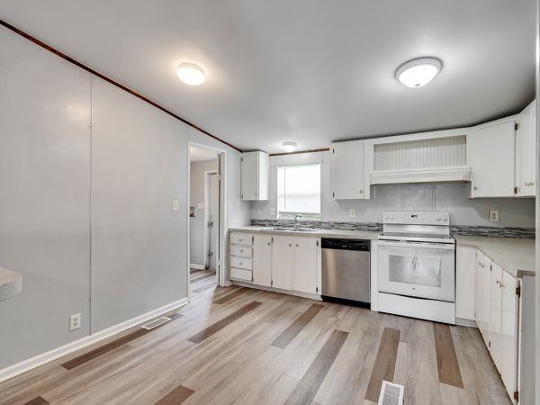 25779 Almarie Dr - Photo 3 of 10