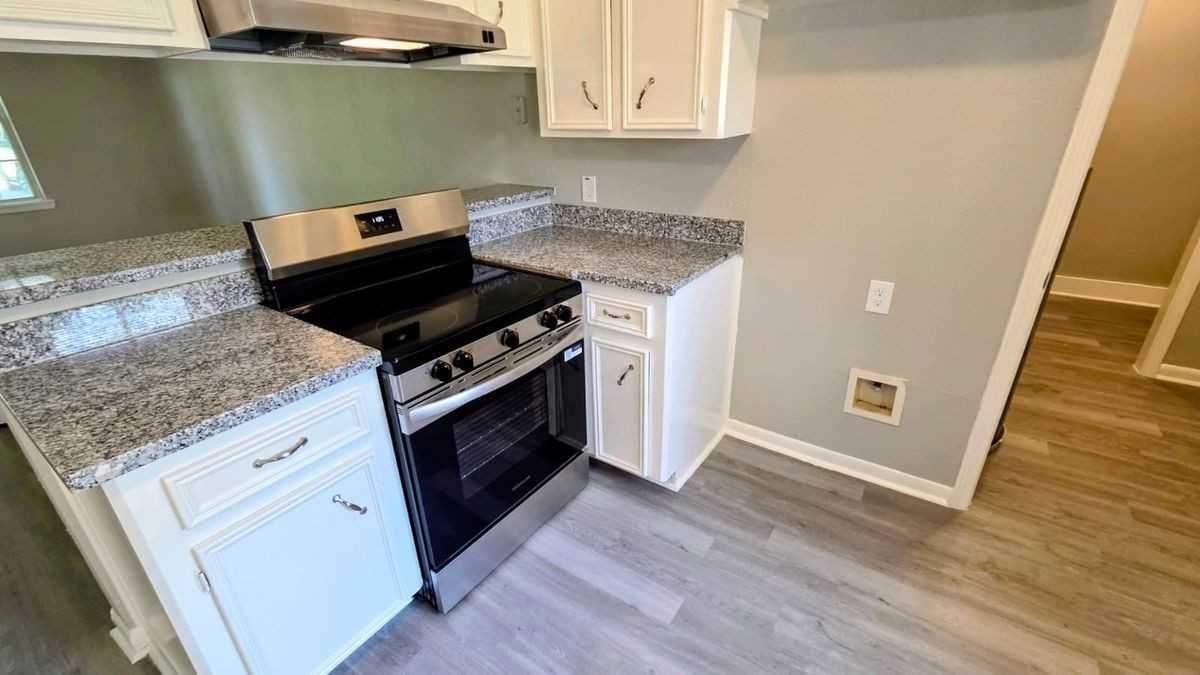 11823 Stonehedge Dr - Photo 5 of 9