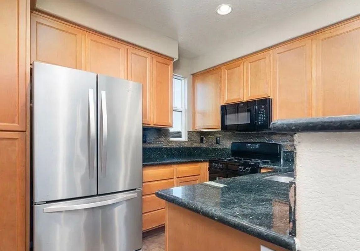 41543 King Palm Ave ##5 - Photo 4 of 22