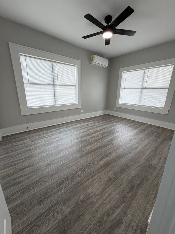 219 E 3rd St - Photo 5 of 10