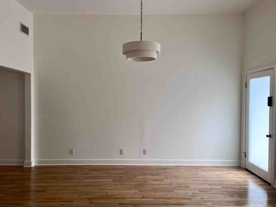 2910 Marathon St - Photo 2 of 16