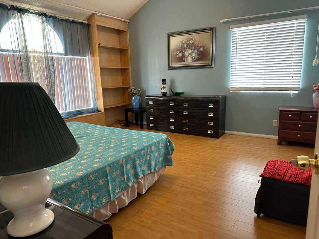4146 Rowland Ave - Photo 5 of 7