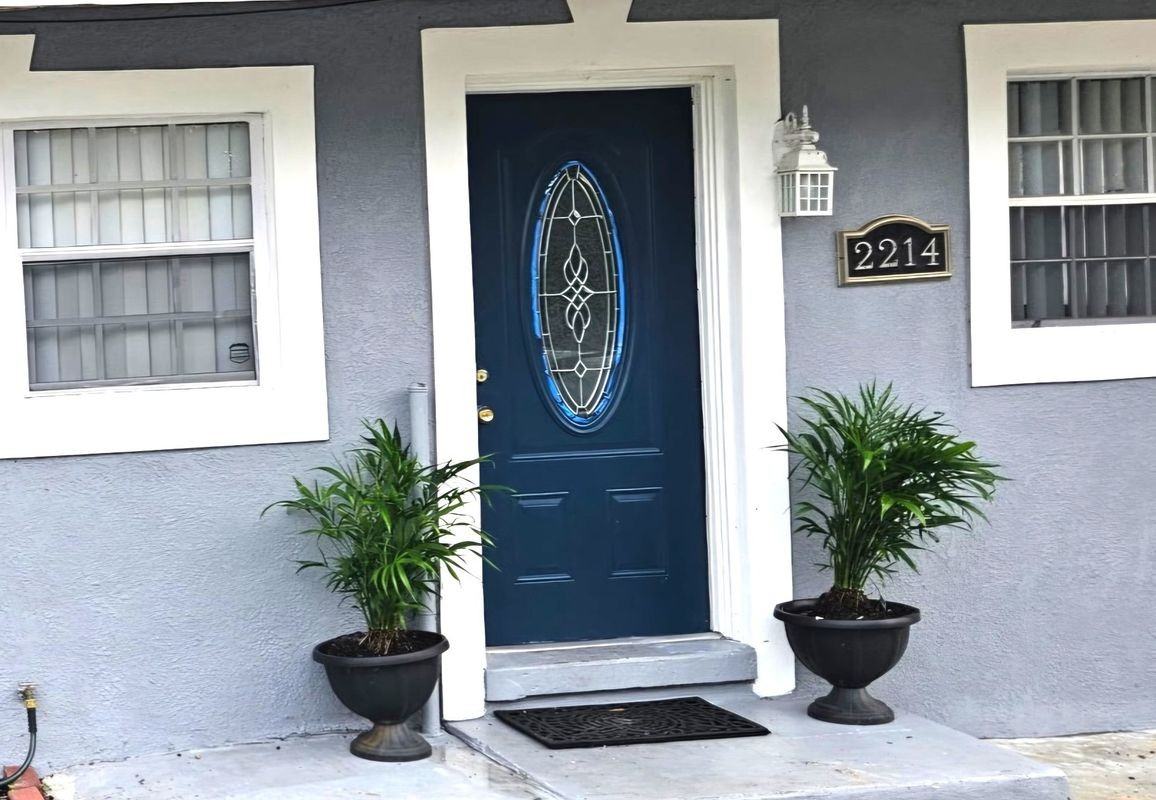 2214 Avenue F Nw - Photo 3 of 8