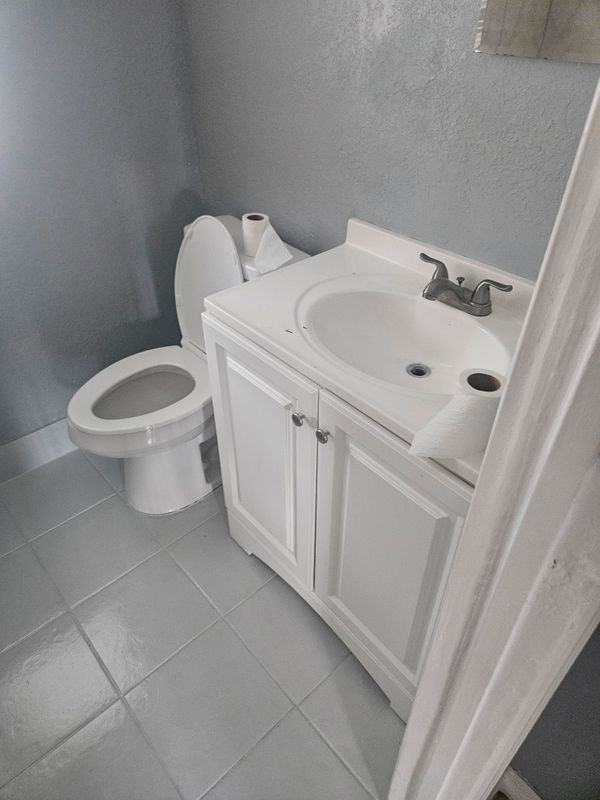 2214 Avenue F Nw - Photo 5 of 8