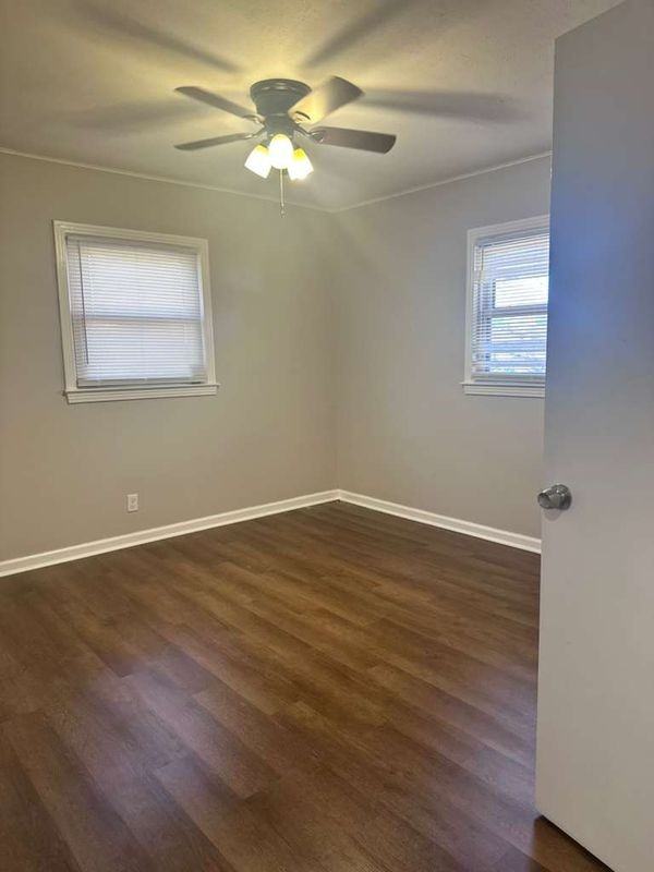 435 Central Dr Nw - Photo 7 of 15