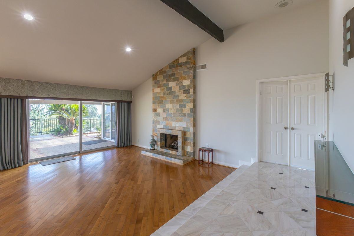1212 Arno Dr - Photo 2 of 5