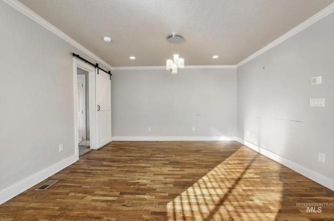 222 Jackson St - Photo 3 of 21