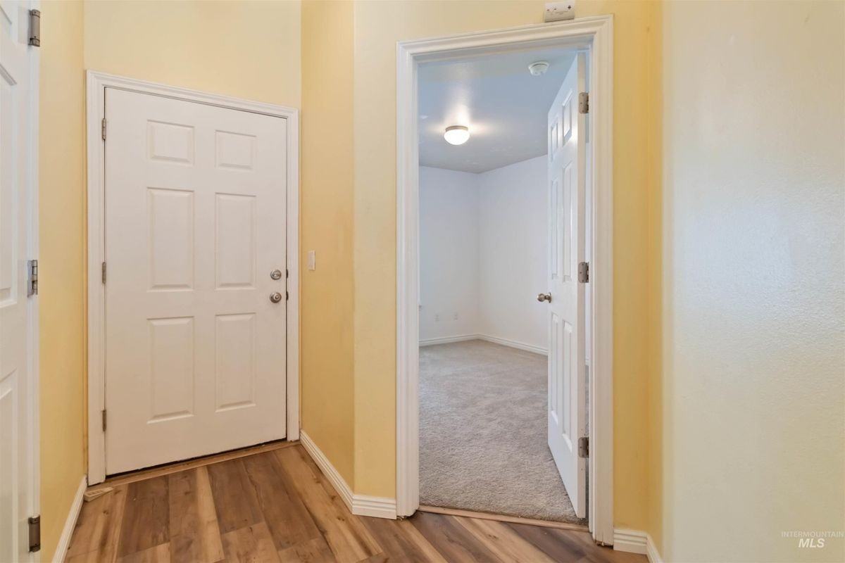 11761 W Blueberry Ave - Photo 5 of 17
