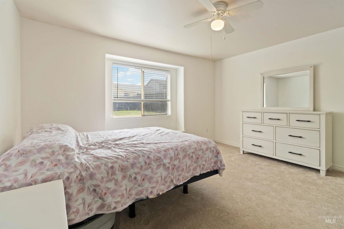 11761 W Blueberry Ave - Photo 7 of 17