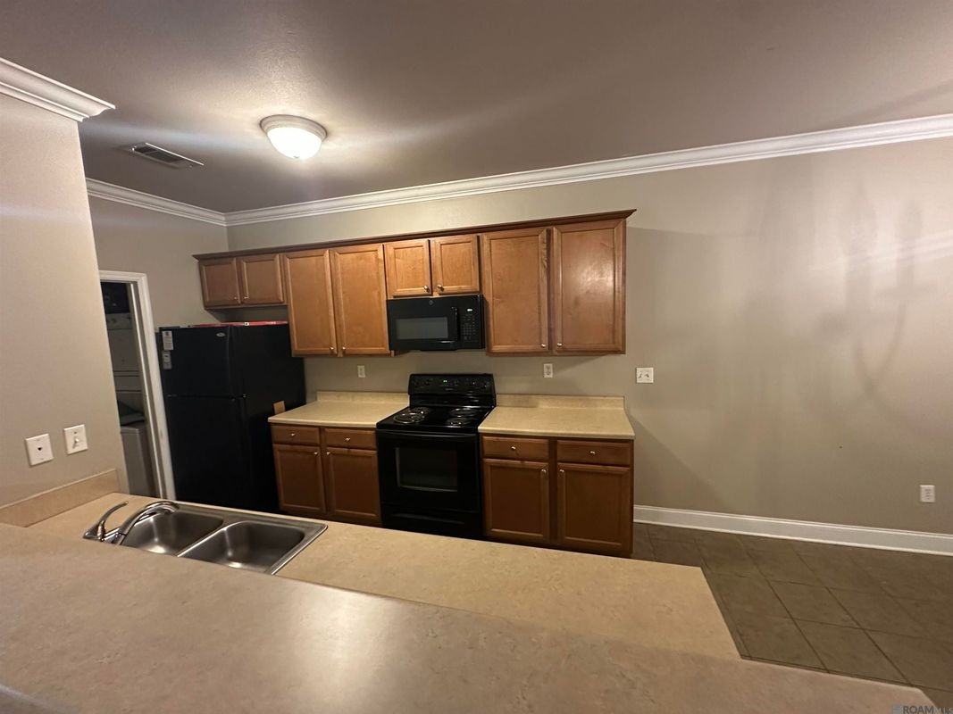 900 Dean Lee Dr ##705 - Photo 4 of 14