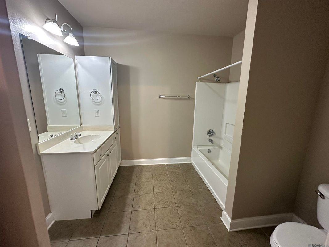900 Dean Lee Dr ##705 - Photo 7 of 14