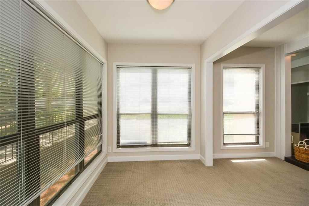 607 Lismore Se - Photo 6 of 37