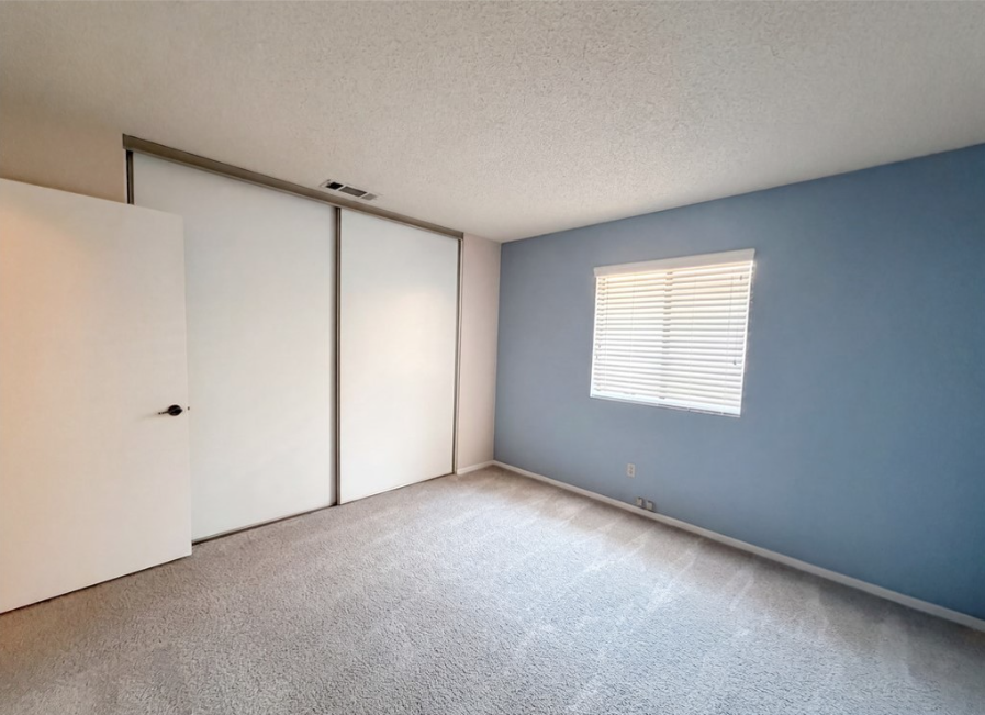 1952 Nuevo St - Photo 6 of 15