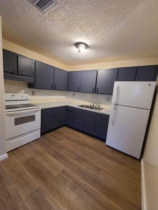 1712 Sw 40th Ter - Photo 4 of 7