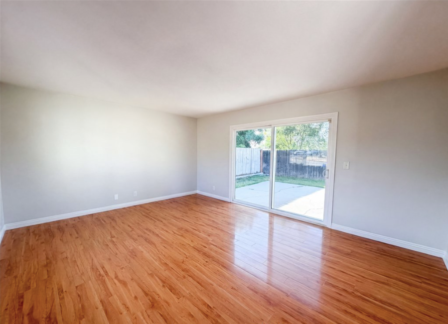27807 Pluto St - Photo 2 of 17