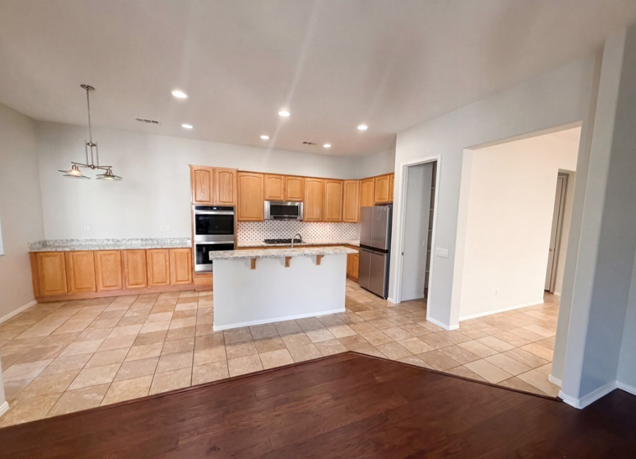 738 Flower St - Photo 3 of 22
