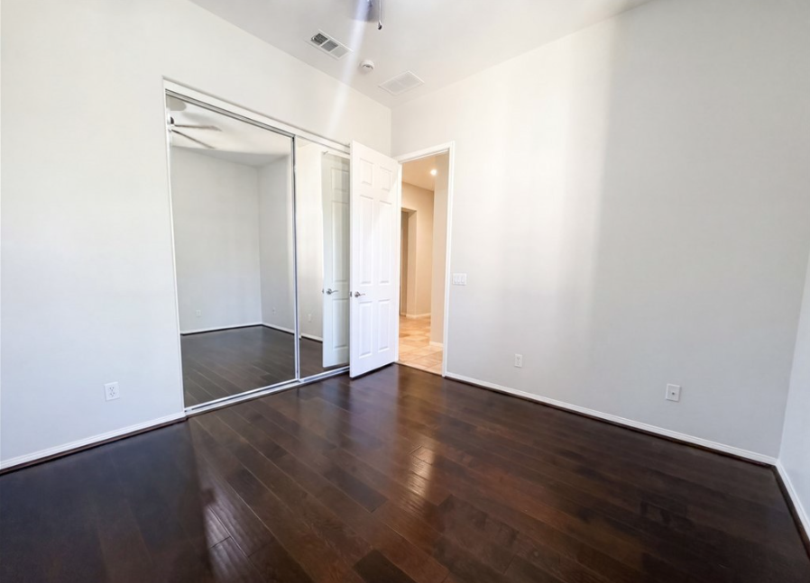 738 Flower St - Photo 4 of 22