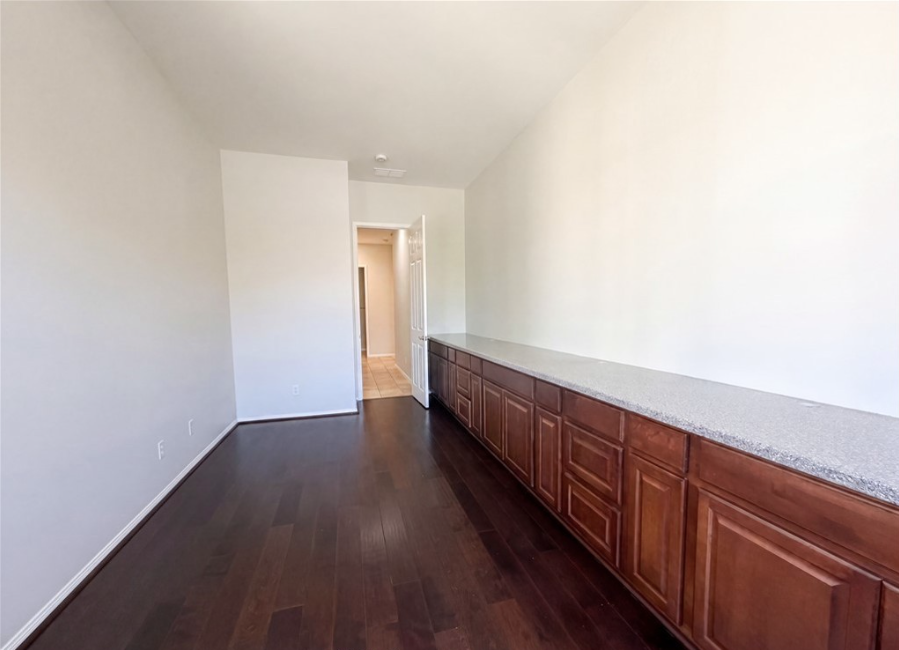 738 Flower St - Photo 5 of 22