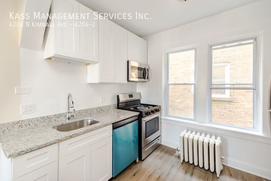 3402-08 W Berteau/4202-06 N Kimball - Photo 2 of 13