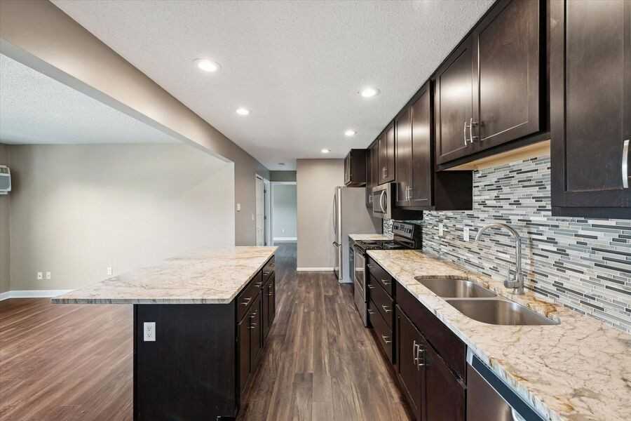 4109 Harvest Ln - Photo 3 of 11