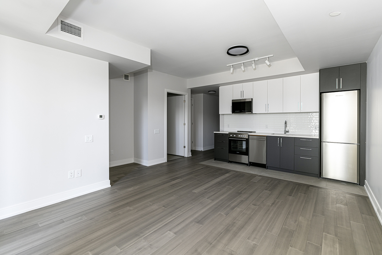 664 Spadina Ave #214