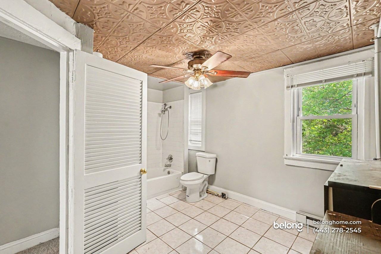 1111 W Lombard St - Photo 2 of 27
