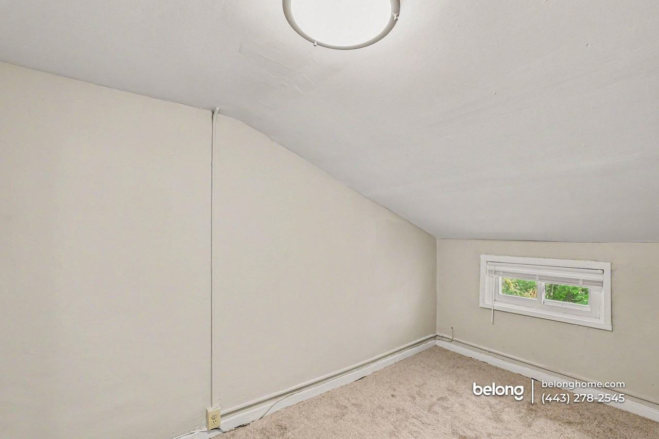 1111 W Lombard St - Photo 6 of 27