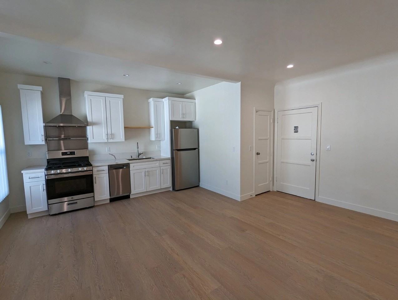 559 N. Normandie Ave - Photo 5 of 50