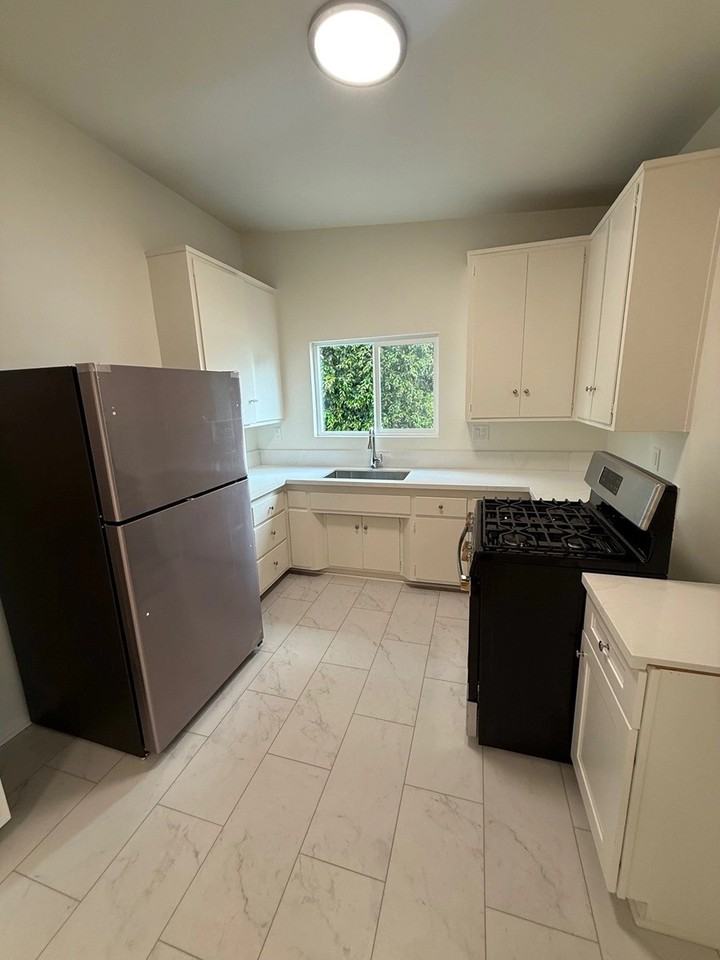 1514 S Orange Grove Ave - Photo 5 of 50